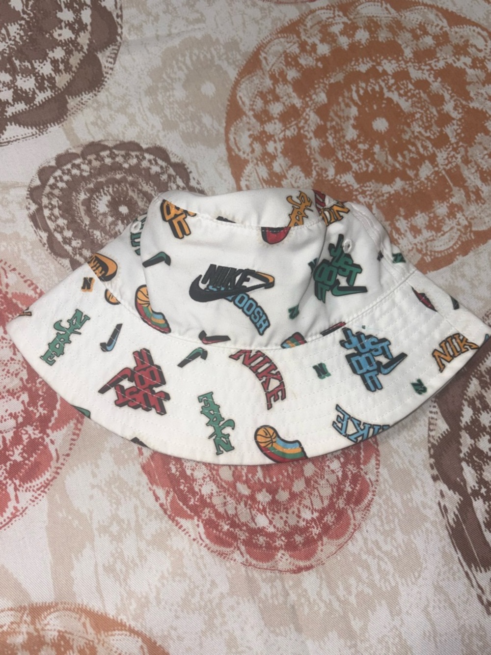 Nike Kids White Bucket Hat with Multicolor Logo Graphics
